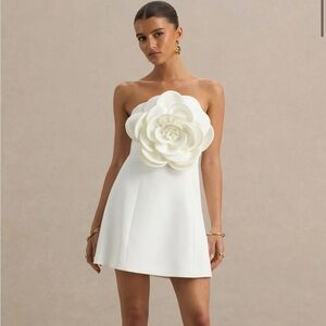 Elegant White Strapless Dress with Floral Accent